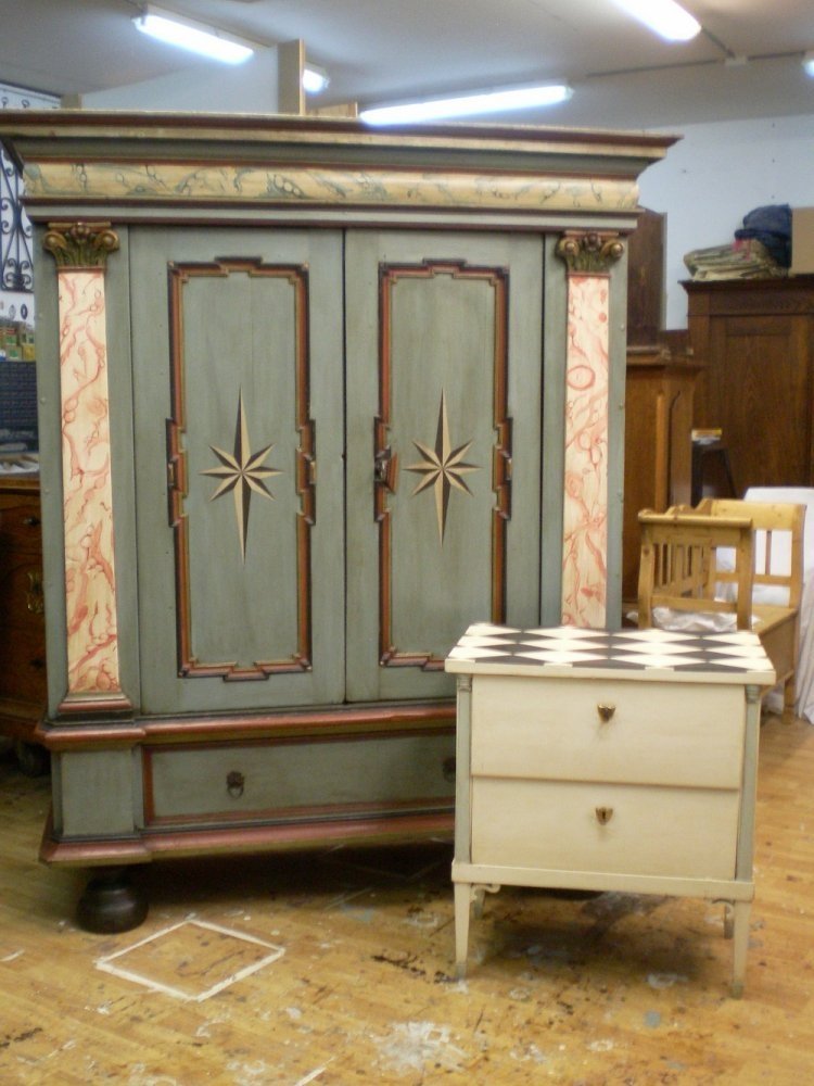 Möbelrestaurierung, Antiquitäten, Antiquitätenhandel, antike Möbel